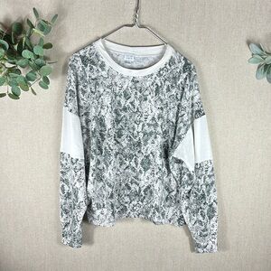 Peyton Jensen > Animal Print Crew Neck Sweatshirt Large